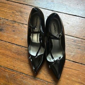 Stylish black heels.